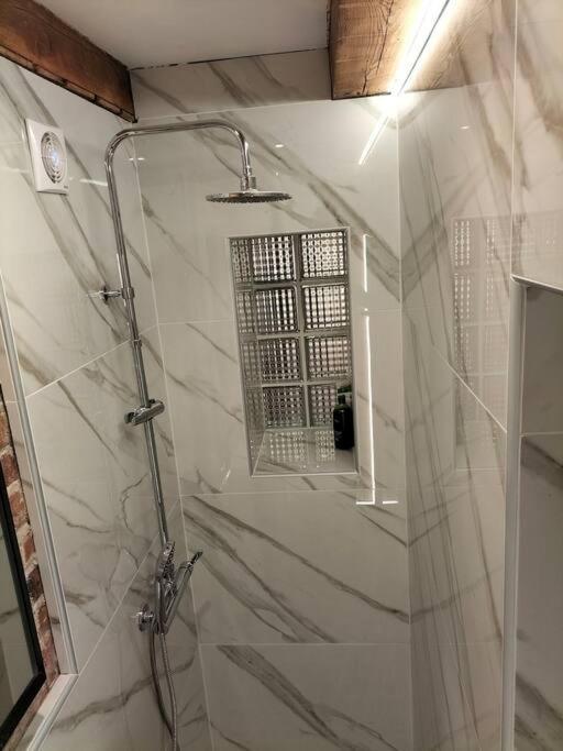 Uroczy Apartament W Centrum Krakowa Экстерьер фото
